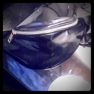 Black Fannypack